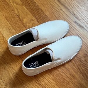 TOMS Men's Cream Slip-On Loafers